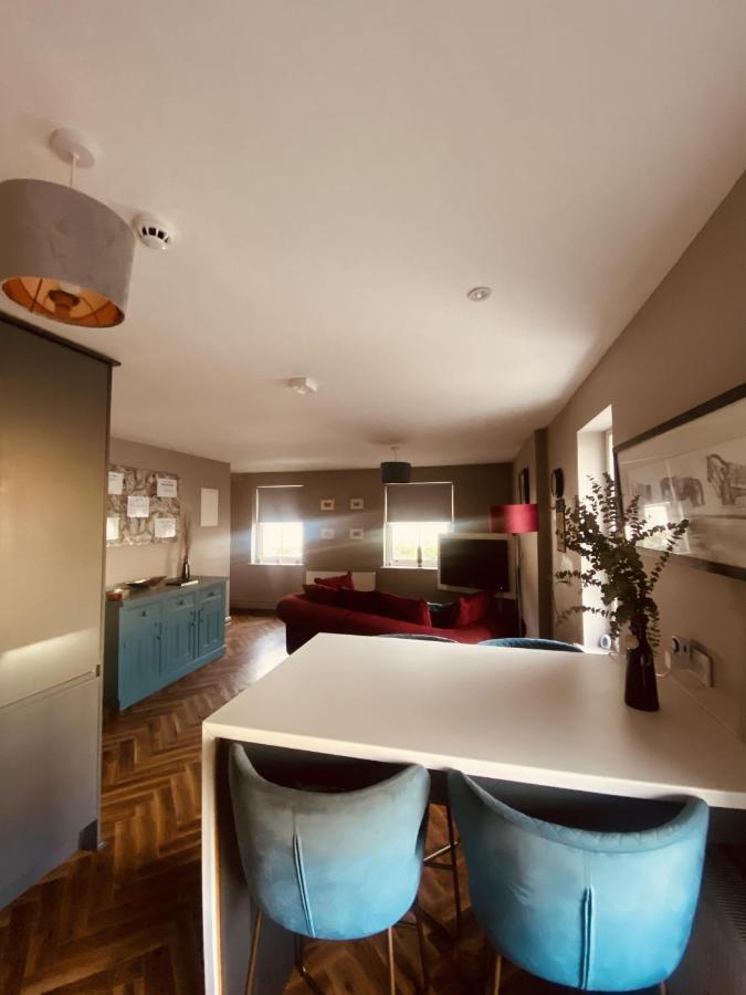 3 Bedroom Luxury Apartment Main Street 卡舍尔 外观 照片
